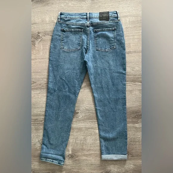 Banana Republic Blue Girlfriend low rise Jeans women’s size 26 2R - Picture 3 of 3